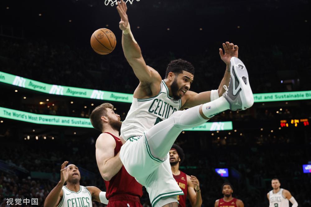 超越贾巴尔！詹姆斯1561场独占历史第二 下季将冲历史第一