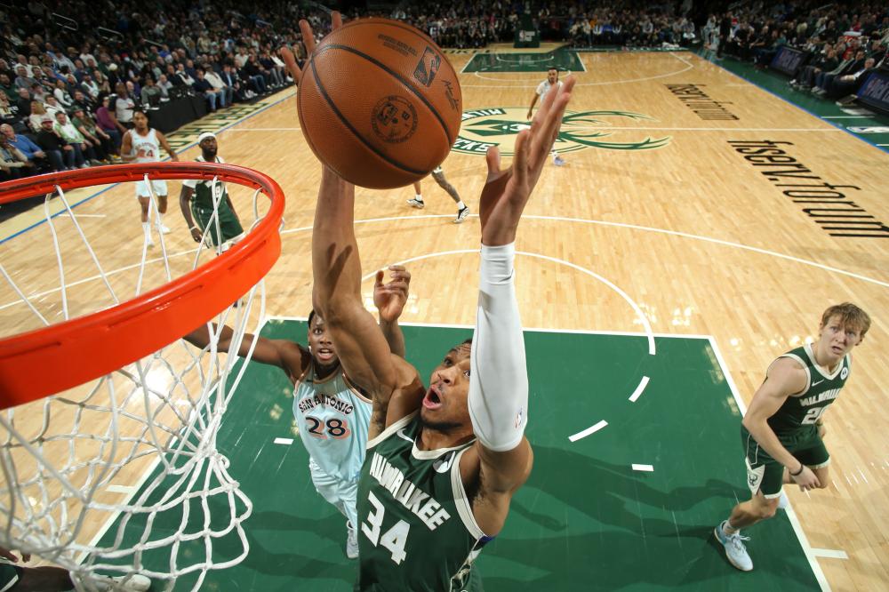 周琦盖帽里程碑杰曼27+9 北京击败天津豪取9连胜.