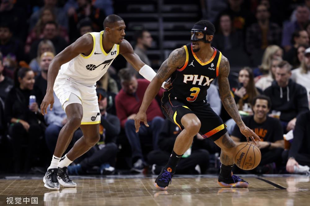 奇怪！最后2分钟戴维斯受伤，首钢连续得分，贝帅死活不肯叫暂停.