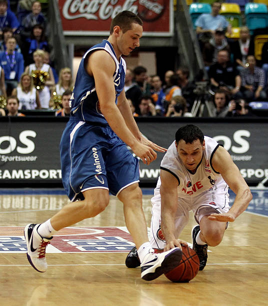 丁俊晖搭上巡回锦标赛末班车！5人争夺最后2席，.